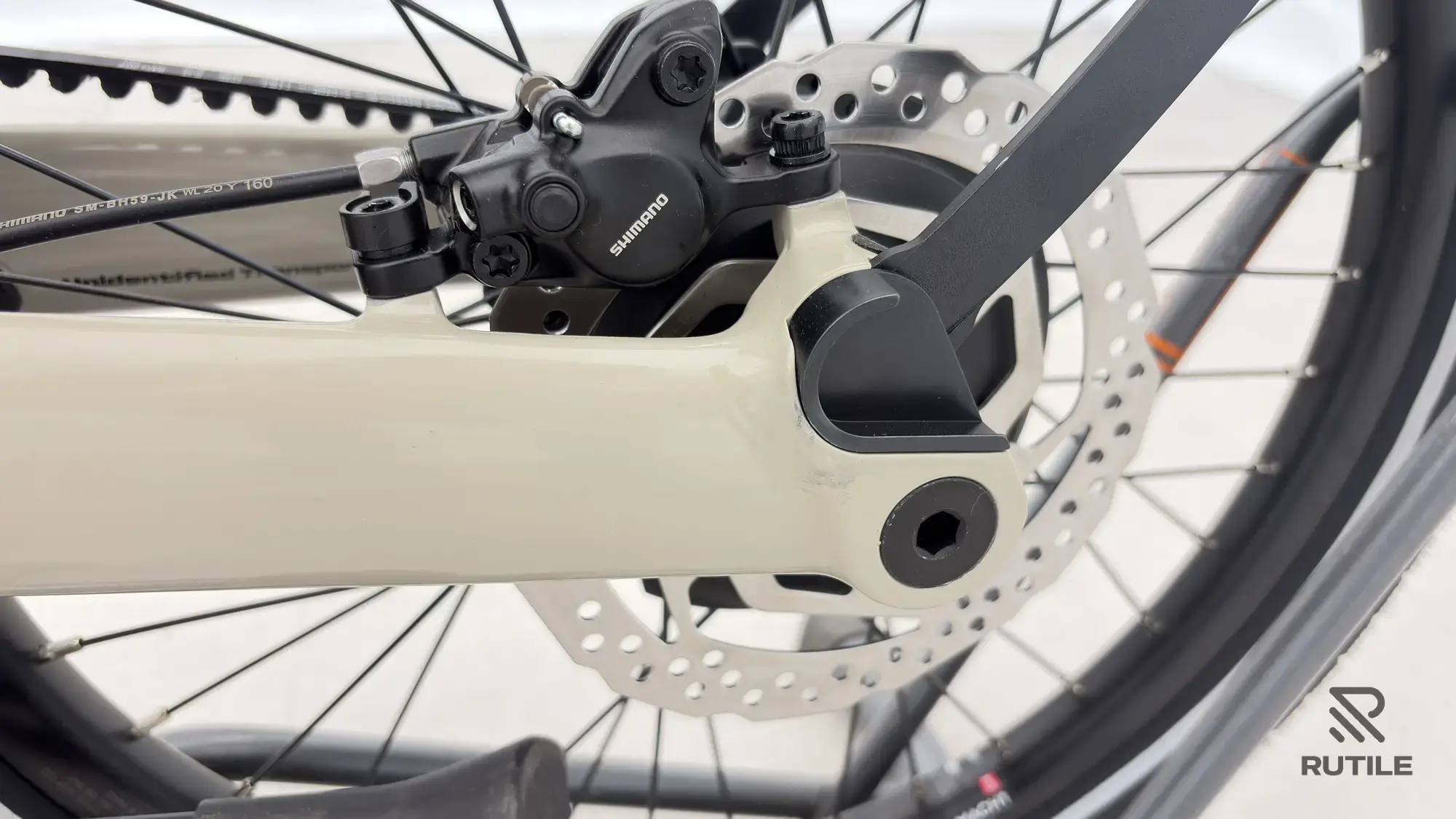 UTO PRO20 Taupe Satin - Image 10