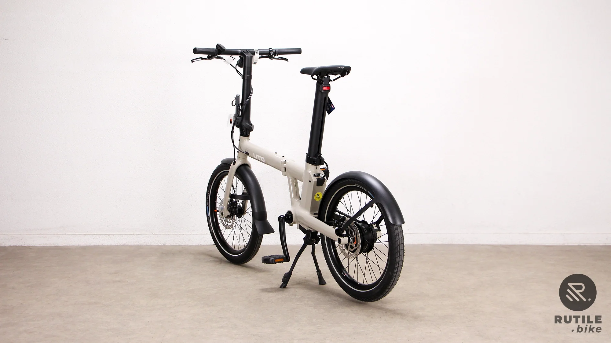 UTO PRO20 Taupe Satin - Image 7